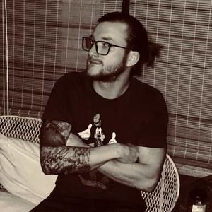 Meet your Posher, Dustin